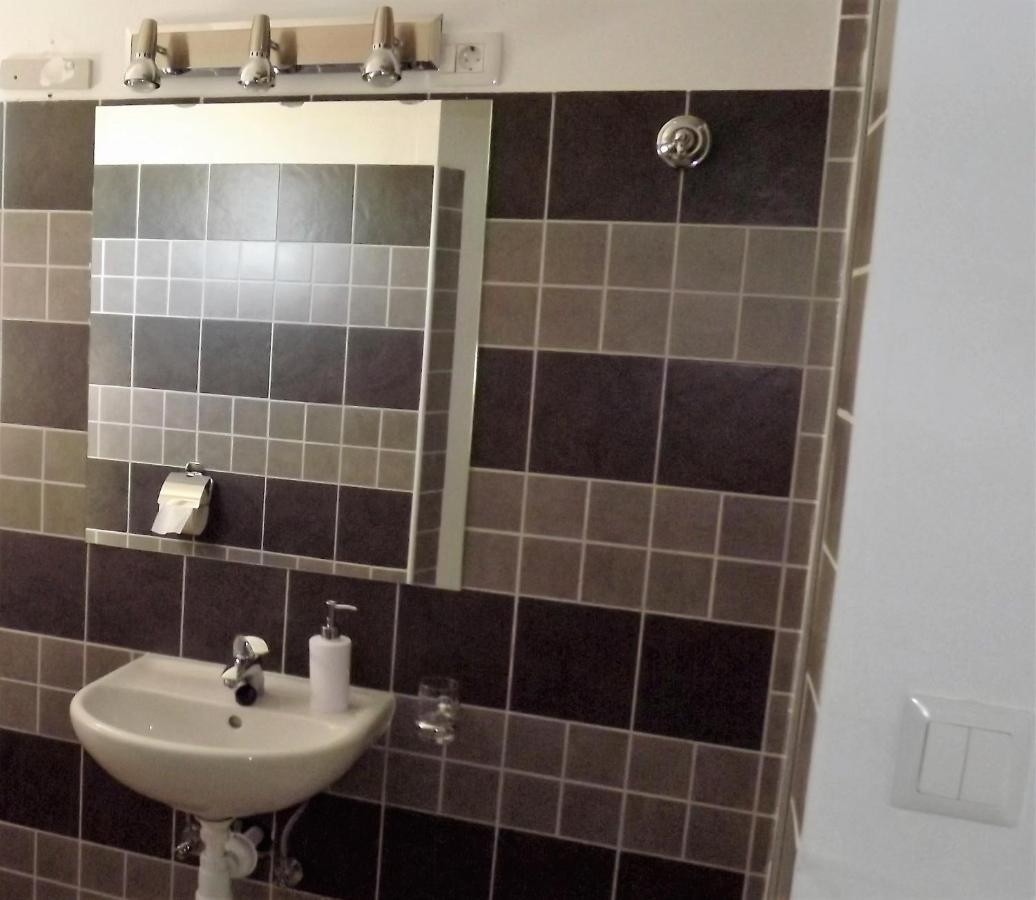 Inviting 14 Sleeps 3 Guests Lejlighed Split